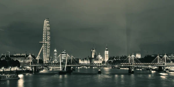 Londen stadsgezicht met stedelijke gebouwen — Stockfoto