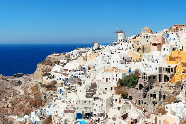 Santorin avec bâtiments en Grèce . — Photo