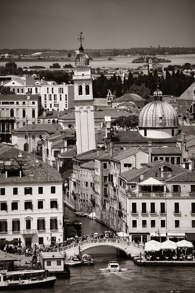 Lucca skyline toren — Stockfoto