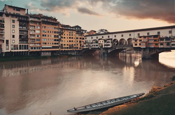 Ponte Vecchio in Florença Itália . — Fotografia de Stock