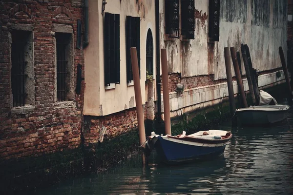Boot park in Venetië — Stockfoto
