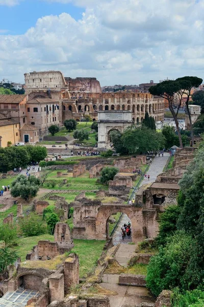 Foro de Roma con ruinas — Foto de Stock