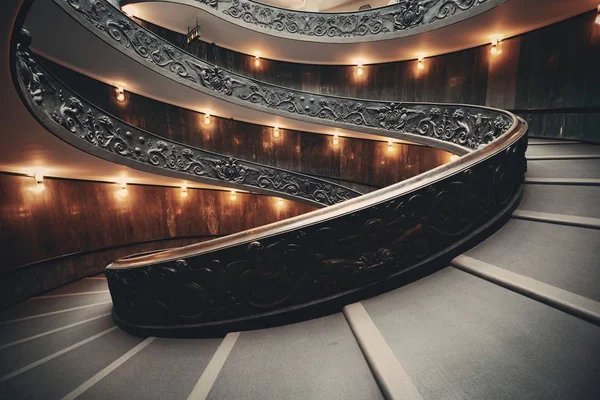 Escalera de caracol en Vaticano — Foto de Stock