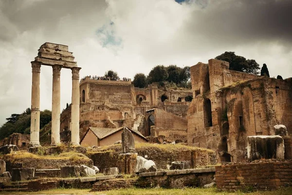 Rom. Forum med ruiner — Stockfoto
