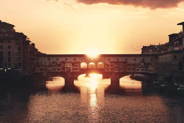 Ponte vecchio ve Florencii, Itálie. — Stock fotografie