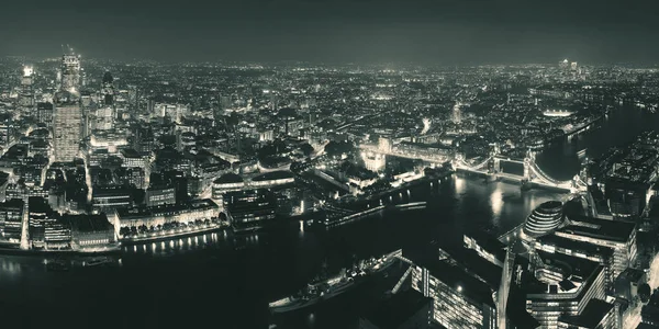 Tower Bridge i London. — Stockfoto