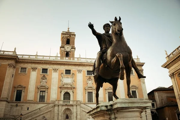 Antigua Piazza en Italia . — Foto de Stock