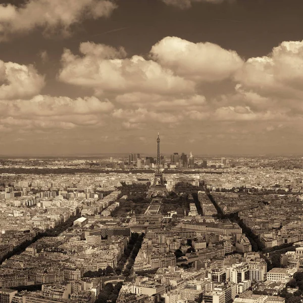 Uitzicht op de mooie stad op het dak — Stockfoto