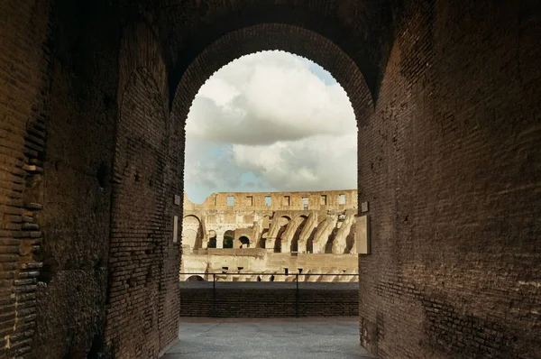 Vintage architecture in Rome — Stock Photo, Image