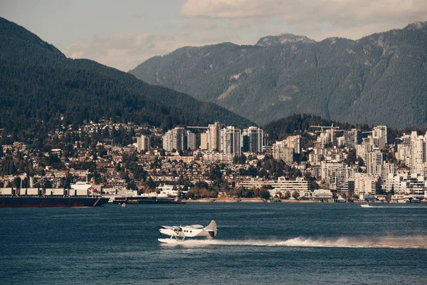 Vancouver'da kalktıktan aquaplane — Stok fotoğraf