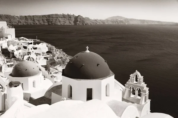 Santorini med byggnader i Grekland. — Stockfoto