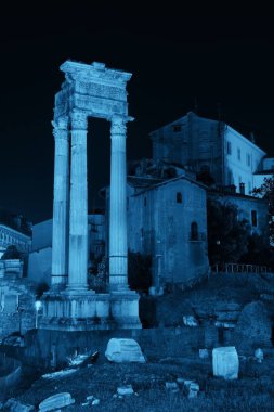 Marcellos tiyatro tarihi kalıntıları ile