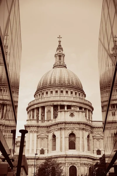 Saint Pauls Cathedral — Stock Photo, Image