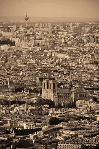 Parijs uitzicht op de stad, op het dak — Stockfoto