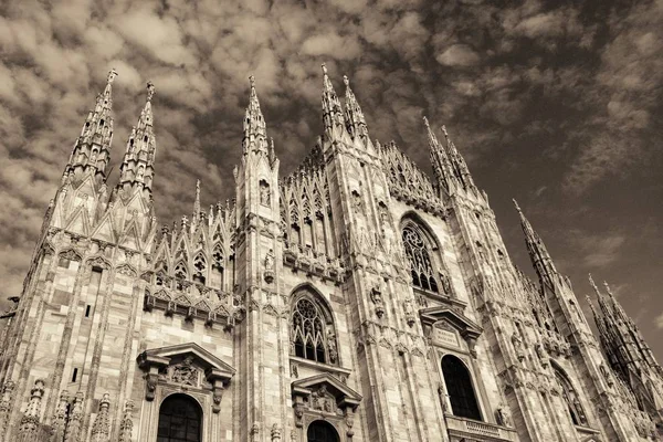 Katedra w Mediolanie zbliżenie — Zdjęcie stockowe