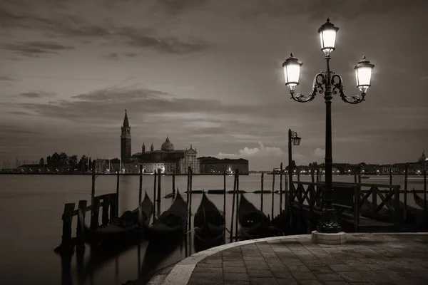 Gondola and San Giorgio Maggiore island — Stock Photo, Image