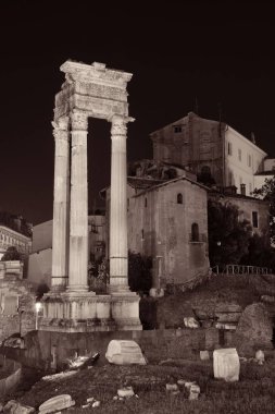 Marcellos tiyatro tarihi kalıntıları ile