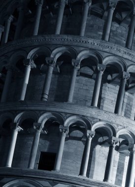 Leaning tower Pisa closeup geceleri