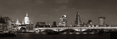 gece Londra manzarası 