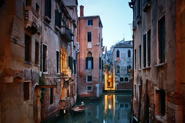Venecia noche canal — Foto de Stock