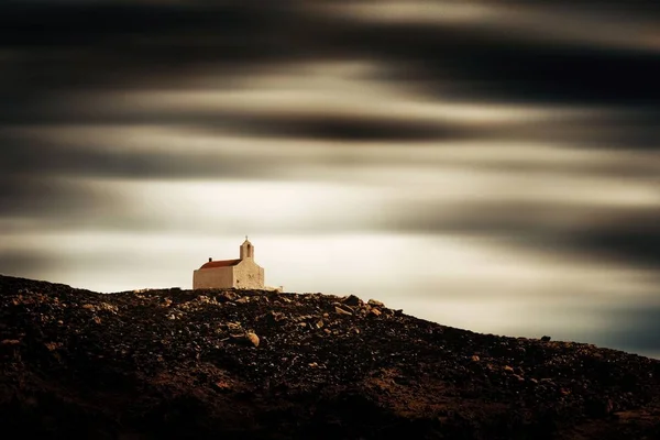 Samotny Kościoła w Mykonos — Zdjęcie stockowe
