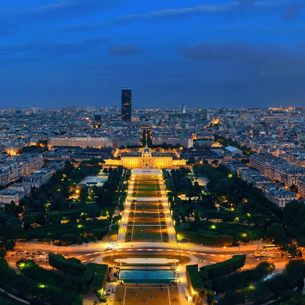 Paris rooftop vy — Stockfoto