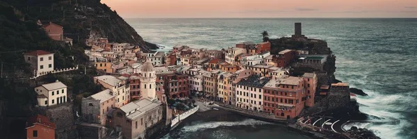 Edificios Vernazza y mar —  Fotos de Stock