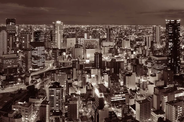 Осака нічний погляд на даху — стокове фото