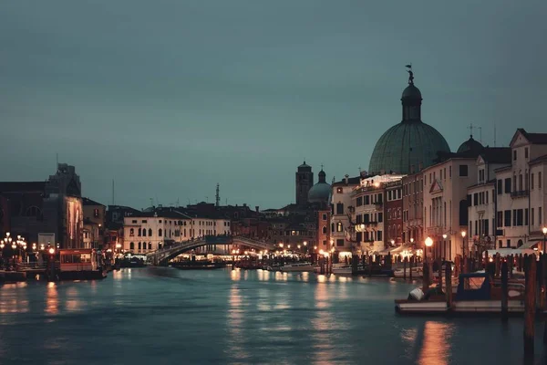 Venecia noche canal — Foto de Stock