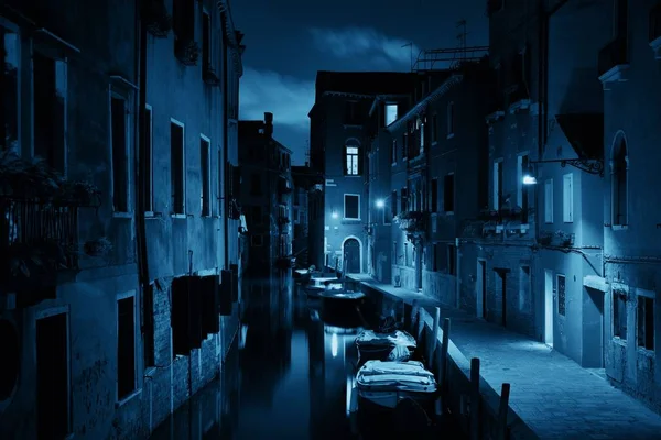 Veneza canal noite — Fotografia de Stock