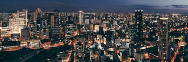 Осака нічний погляд на даху — стокове фото