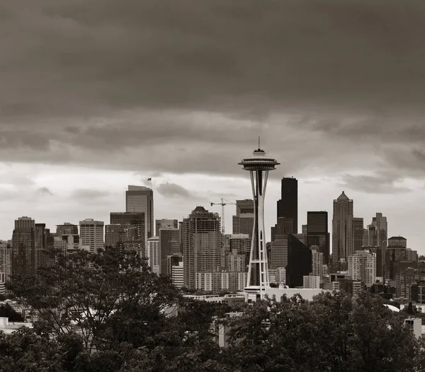Space Needle e Seattle centro da cidade — Fotografia de Stock