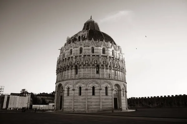 Pisa náměstí piazza dei miracoli — Stock fotografie