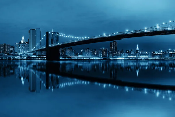 Downtown Manhattan reflecties — Stockfoto