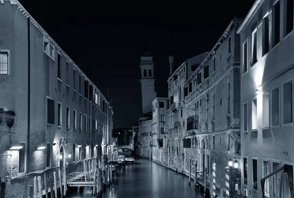 Benátky canal noc — Stock fotografie