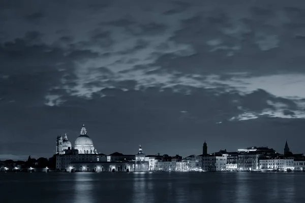 Venedig Skyline bei Nacht — Stockfoto