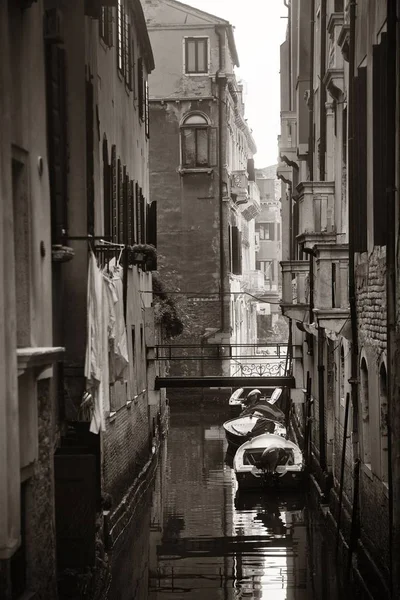 Vista al canal de Venecia —  Fotos de Stock