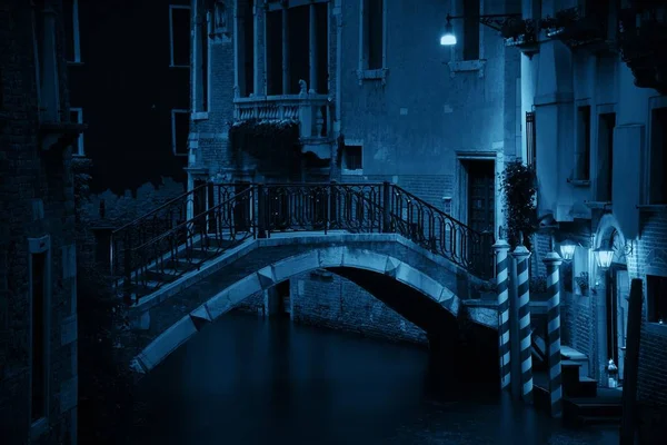 Venice canal night bridge — Stock Photo, Image