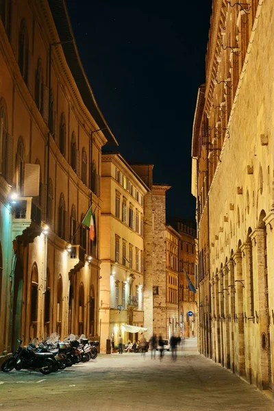 Siena vista de la calle noche —  Fotos de Stock