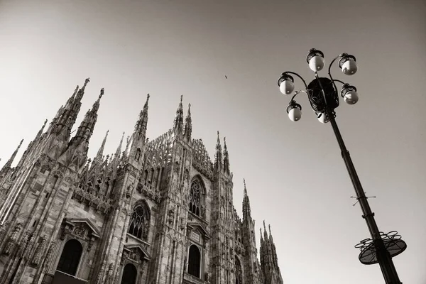Catedral de Milán en la Plaza de la Catedral —  Fotos de Stock
