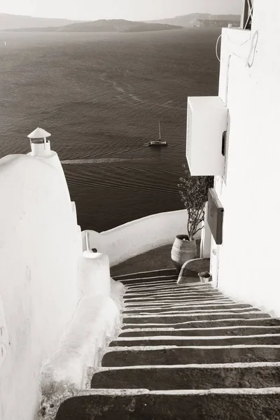 Santorin île vue sur la rue — Photo