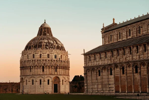 Pisa Piazza dei Miracoli amanecer — Foto de Stock