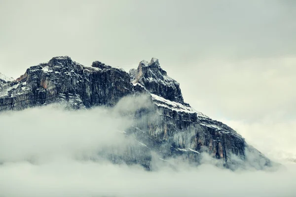 Dimmigt Berg Och Moln Banff National Park Kanada — Stockfoto