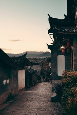 Lijiang 'daki eski sokak manzarası, Yunnan, Çin.