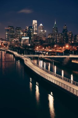 Şehir mimarisi ile Philadelphia gökdelenleri.