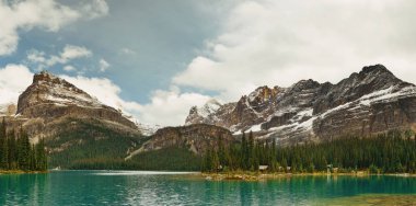 Yoho Ulusal Parkı 'nda O' hara Gölü..