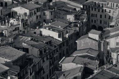 Vernazza 'daki Sokak Binaları, Cinque Terre, İtalya' daki beş köyden biri..