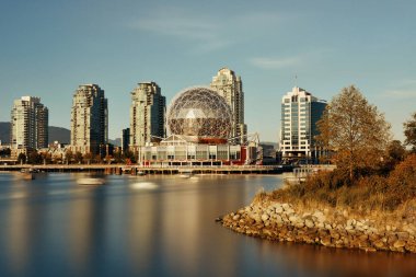 Vancouver kentsel mimarisi gün batımında, Kanada. 