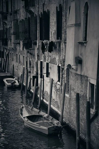 Veneza Vista Canal Com Edifícios Históricos Itália — Fotografia de Stock