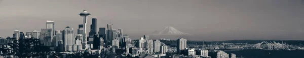 Seattle City Skyline Med Rainier Vid Solnedgången Med Urbana Kontorsbyggnader — Stockfoto